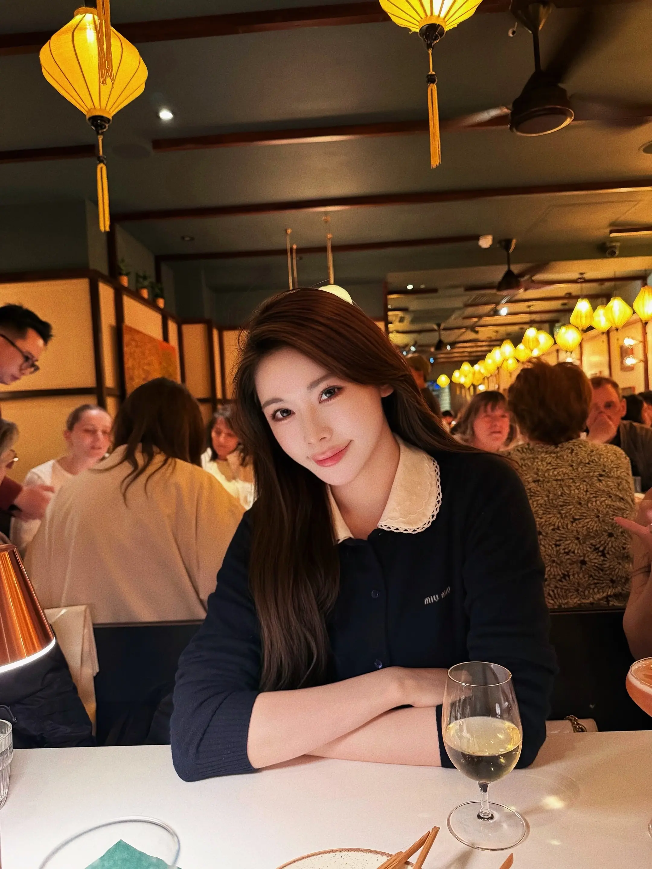 迷人的笑容吸引视线