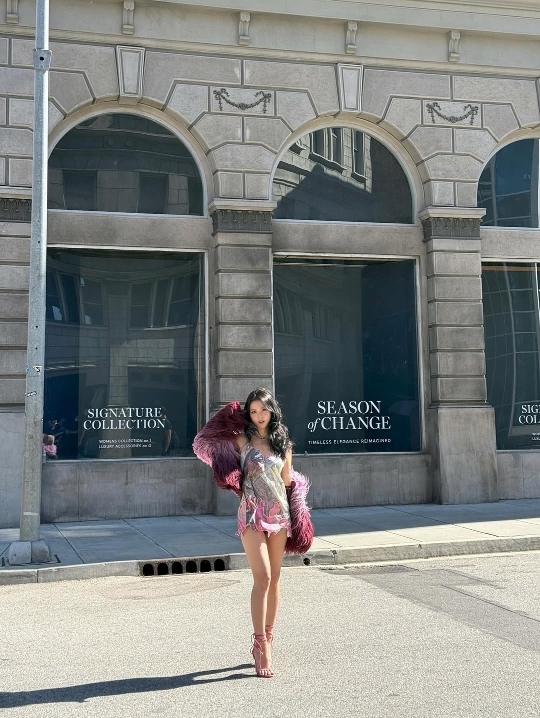 💗JISOO这张照片在X上又火起来了请大家一起来欣赏我女神绝美回归照+美艳酒杯
