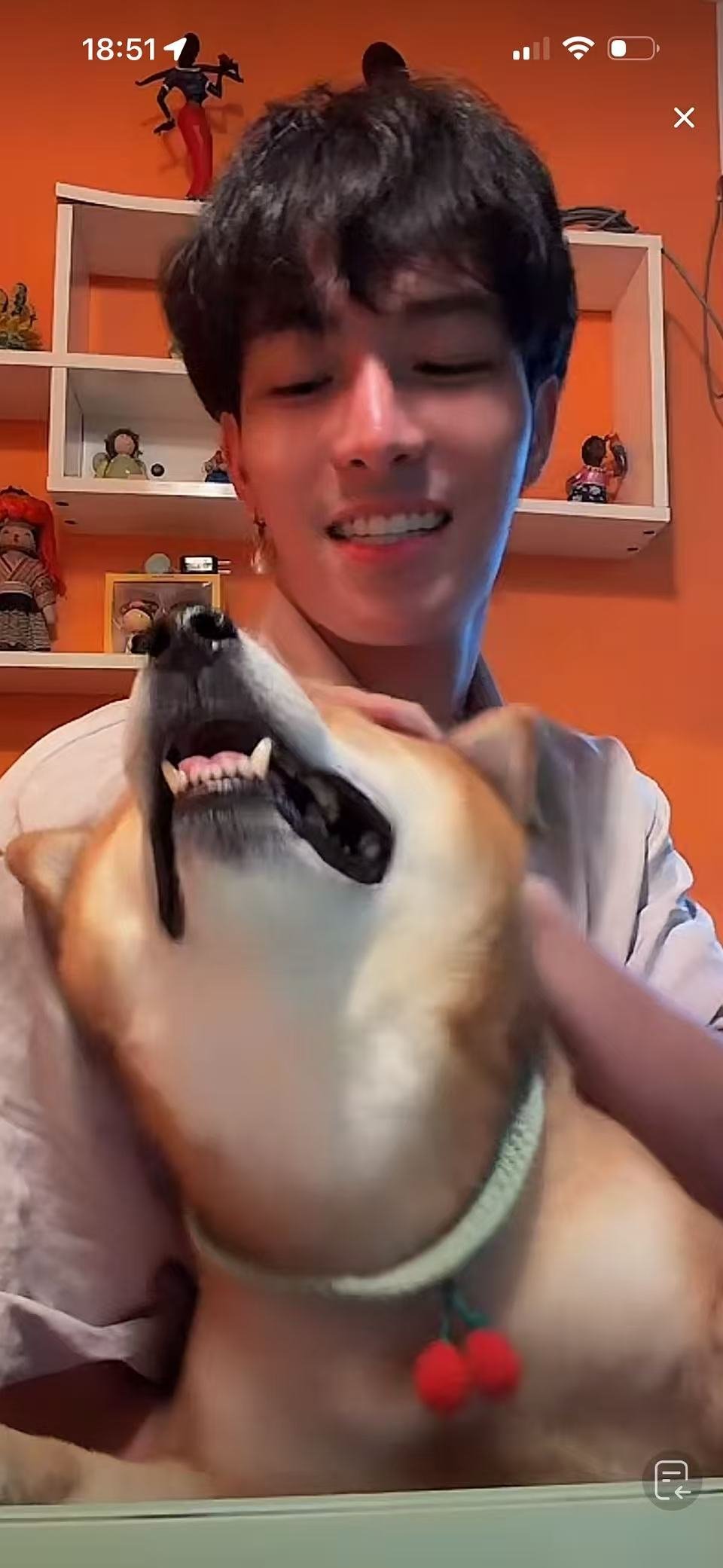 何衍朝[超话] 抖音直播了 ​​​