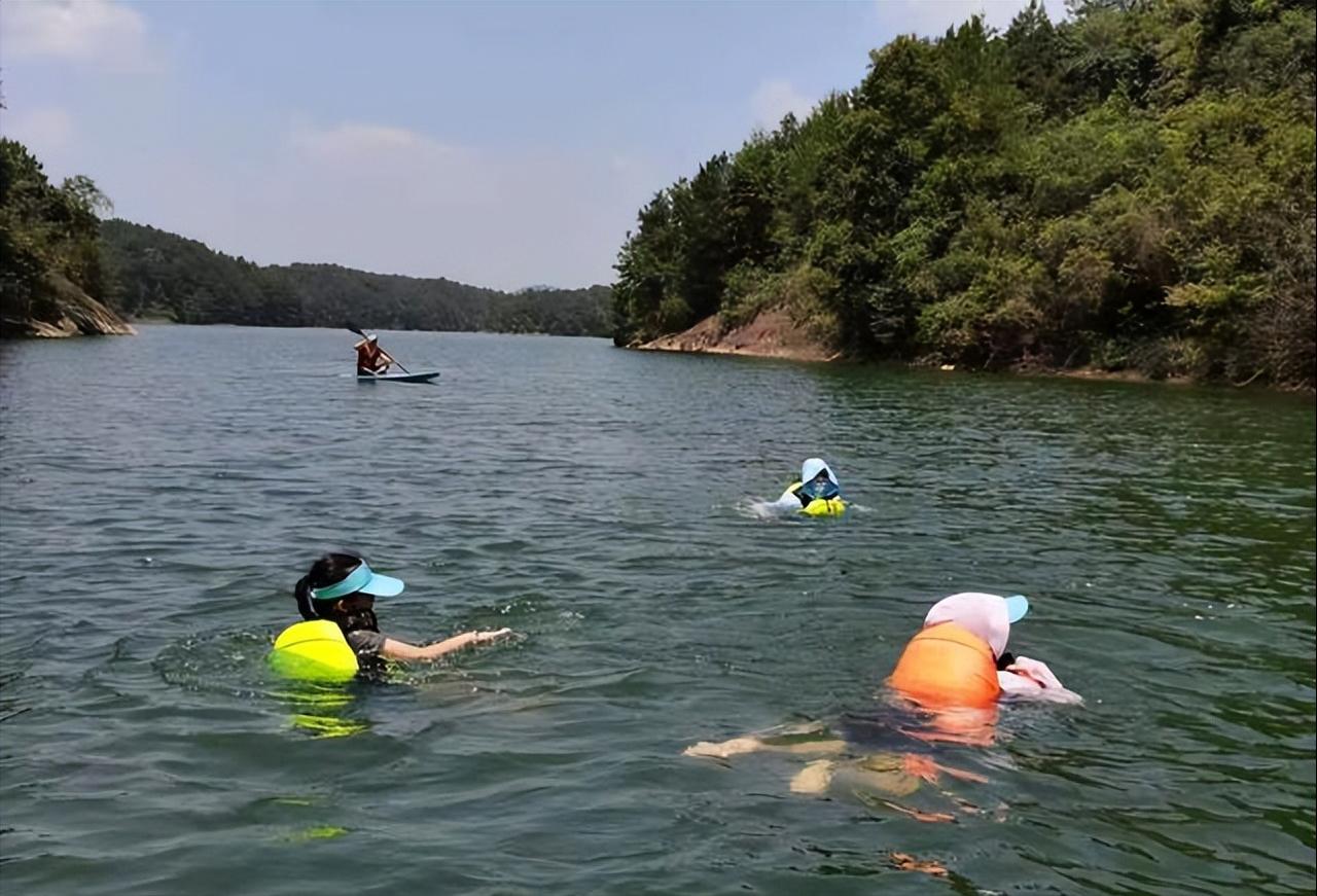 为什么水库游泳最容易出事？
每年夏天，各地都会发生水库溺亡悲剧，归根结底是大家都