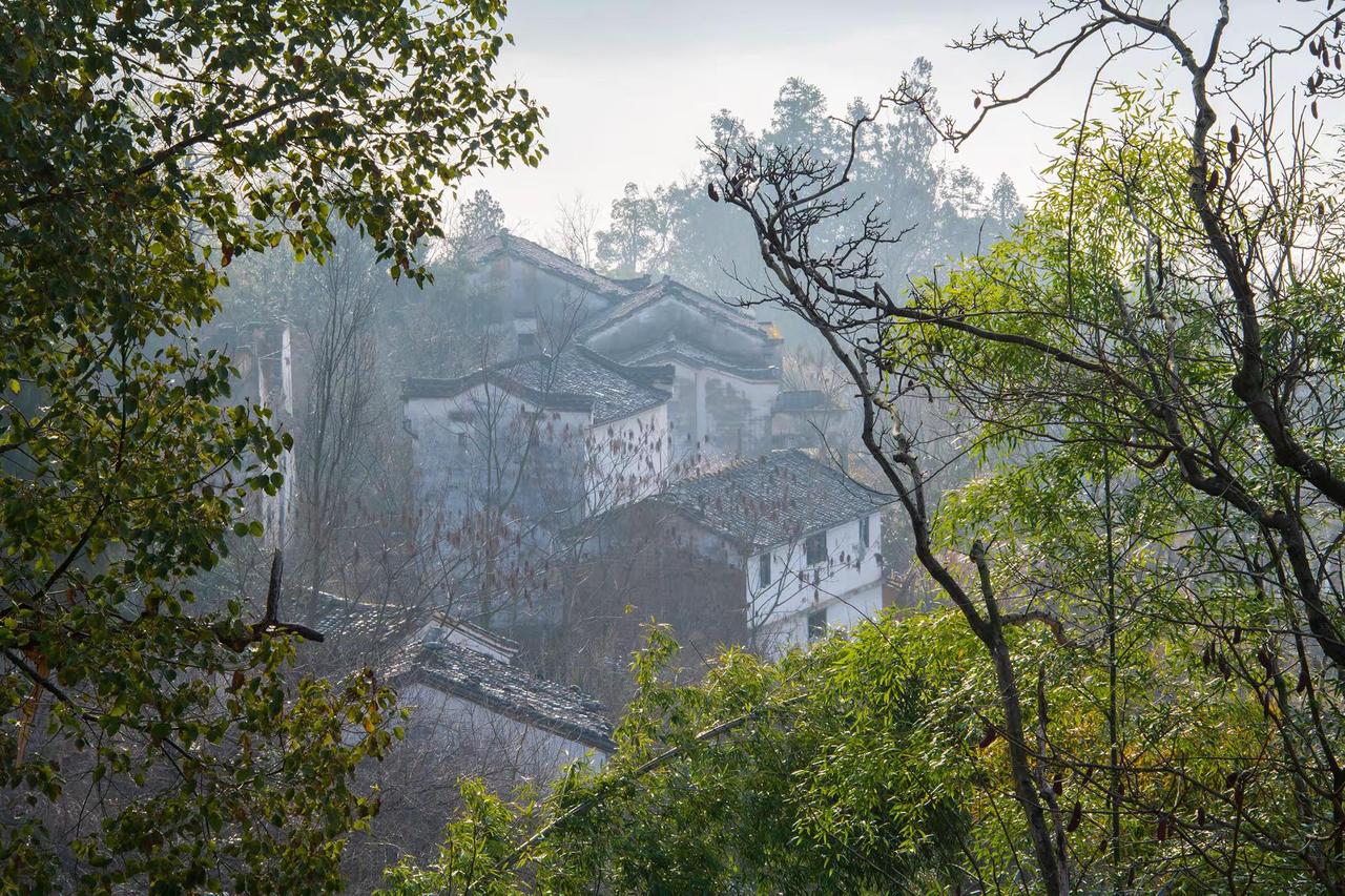 歙县石潭村。歙县石潭村