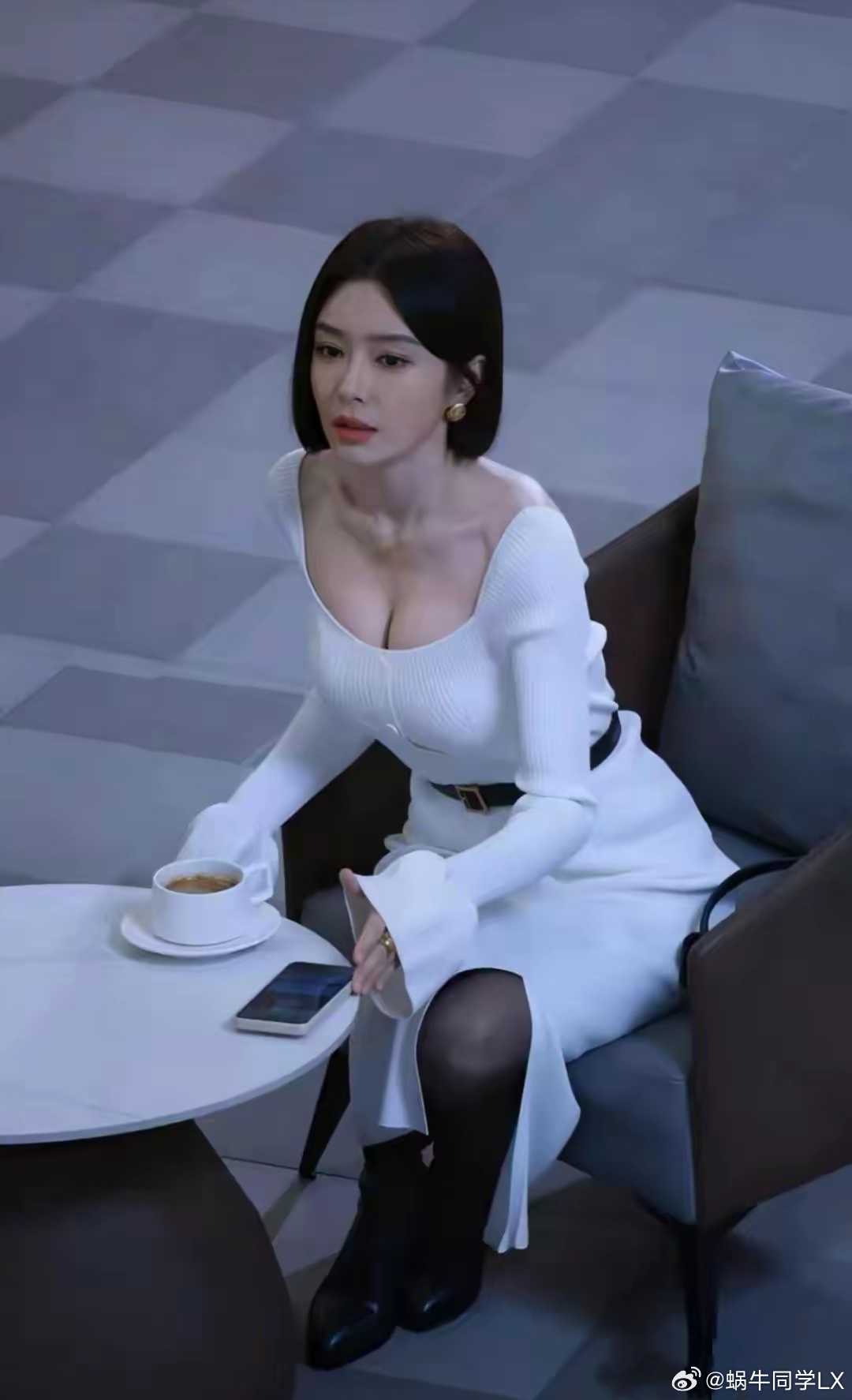 秦岚用的是哪款手机？ 