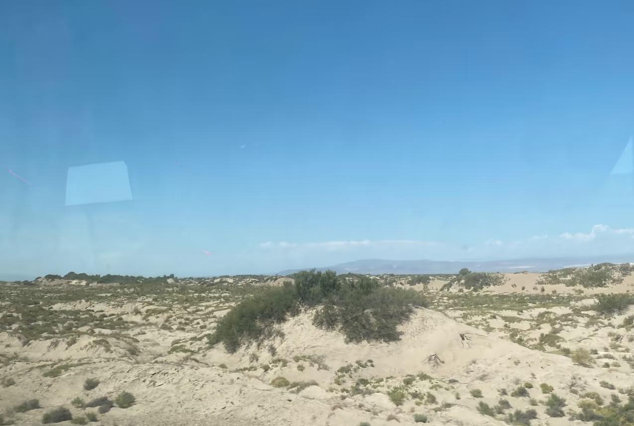 外伊犁的地貌，大量的荒地， [捂脸]霍尔果斯  到阿拉木图三百多公里中间 这么好