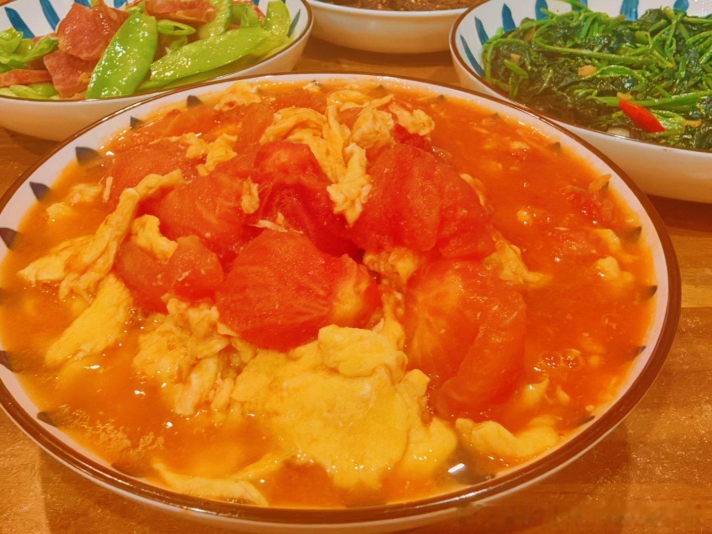 菜园现摘的荷兰豆、番薯叶朋友家给的土鸡蛋山珍海味都不及这些实在新鲜、健康、就是最