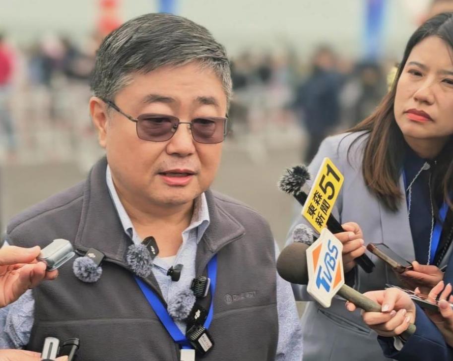 台当局对爱国台胞下手，只因一句称赞祖国强大的真心话，就要依法严查顶格处置，半分情
