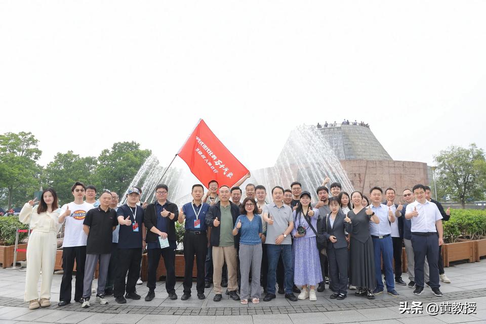 宜昌
一座来电的城市
有什么好吃，好玩的推荐
#万千气象看荆楚#