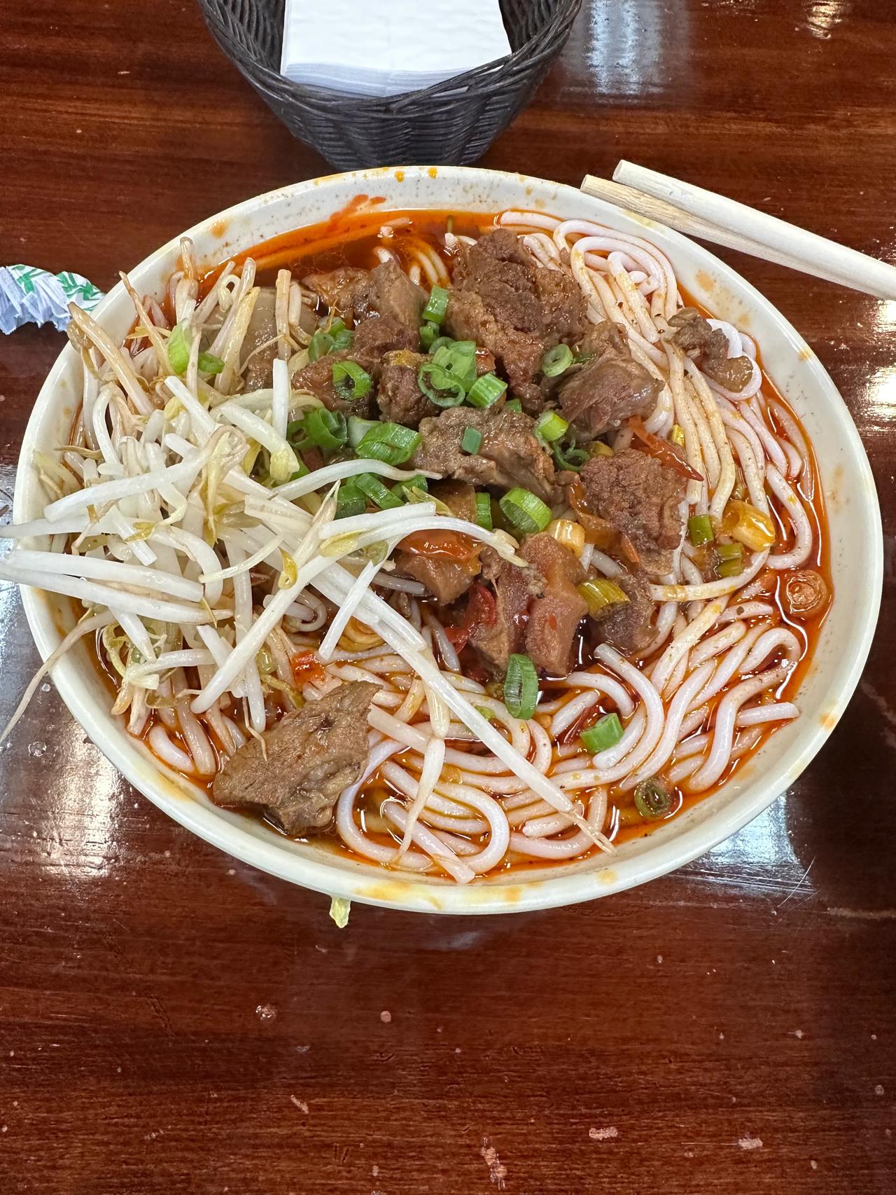 12美金的牛腩粉，半年没吃过米粉了，这价格还是比较合理的，在目前这种通膨情况下。