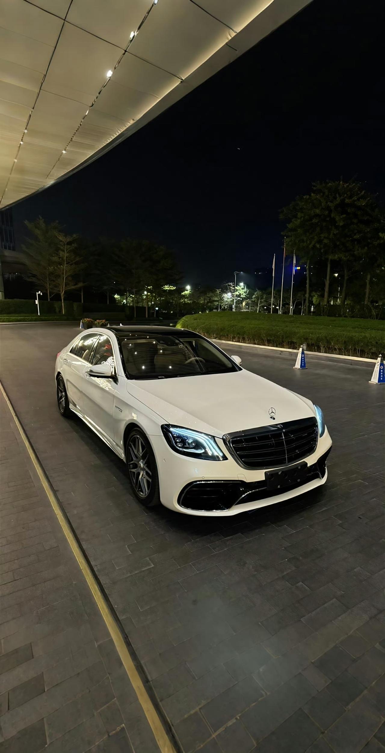 奔驰S级W222，这是谁的梦中情车？奔驰作为汽车发明者，江湖地位超高，它那些广告