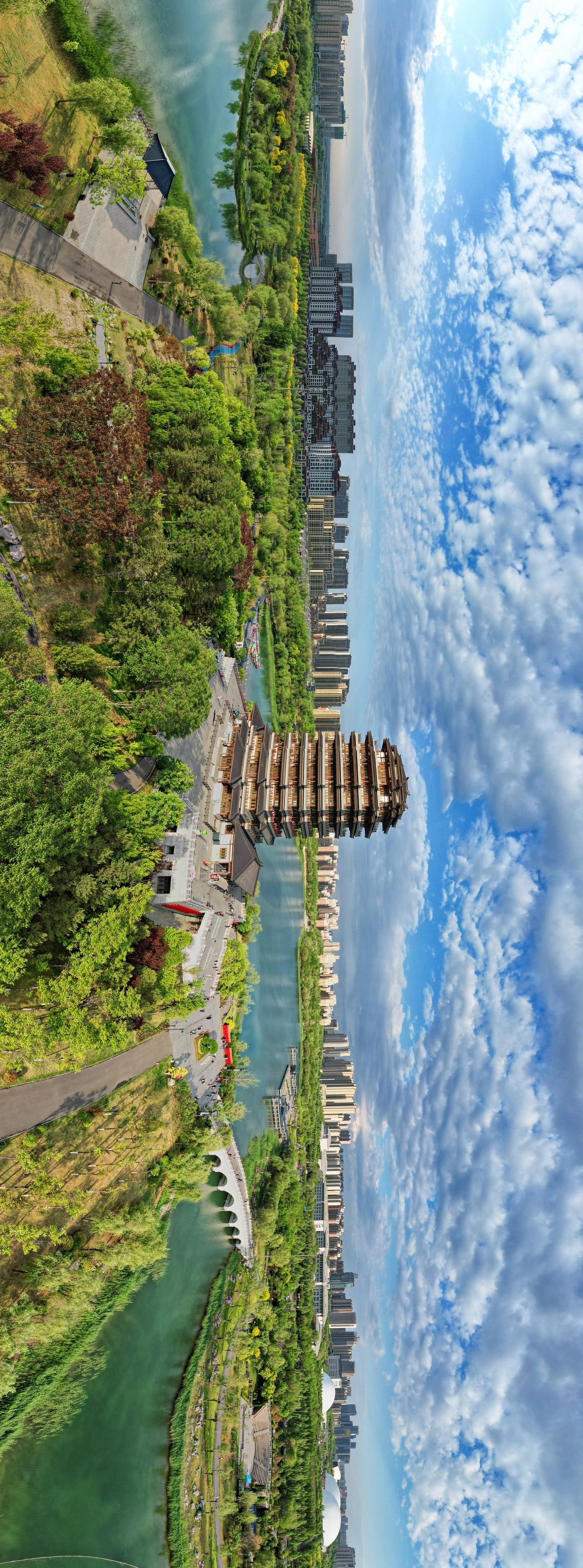 这是网红城市山东淄博主城区的海岱楼，就是一家号称国内最美书店钟书阁所在的那栋楼，