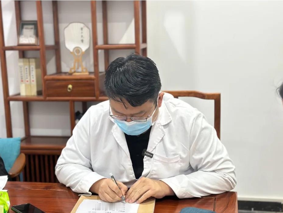 高血压，突破口就3个字，坚持用它，挨个逐之！
行医数十载，专攻心系血压慢病，今天