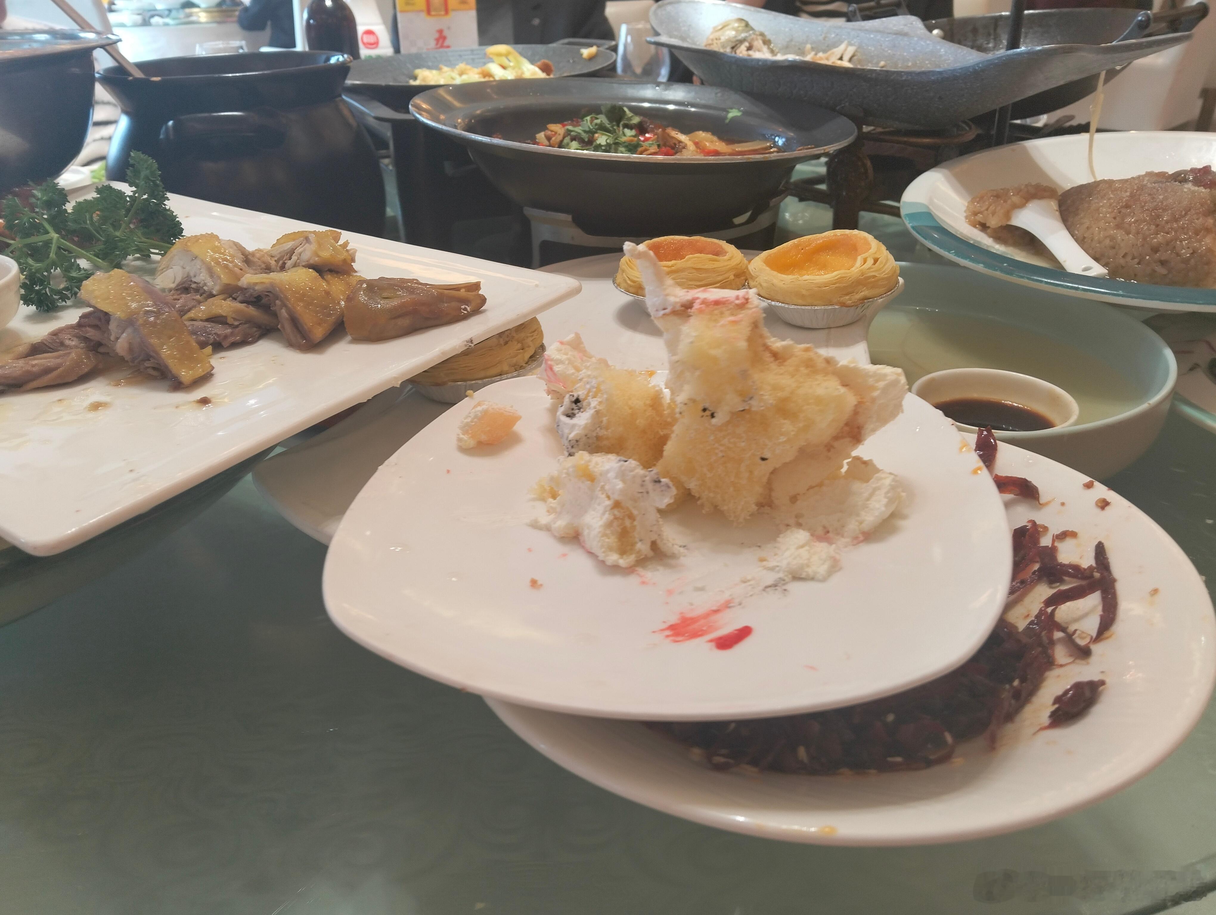 今天最后一家亲戚，明天收拾回河南，回家减肥，今年就这样过完了！ 