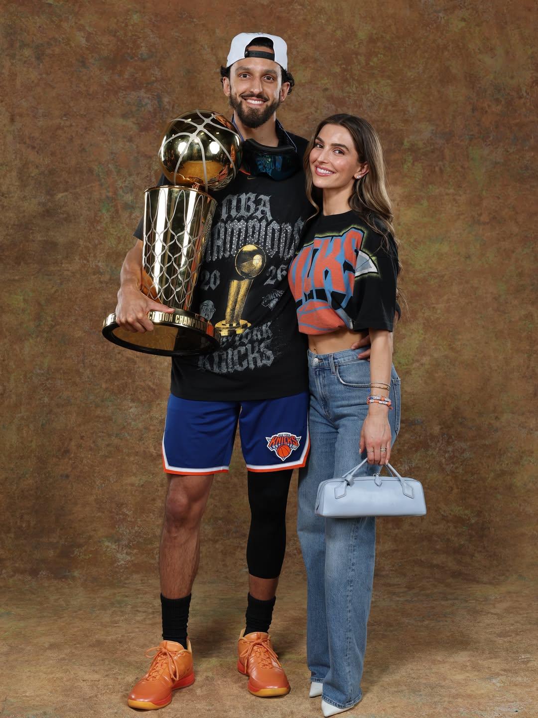 人生赢家勇夺总冠军迎娶白富美走上人生巅峰——NBA新科总冠军纽约尼克斯后卫兰德里