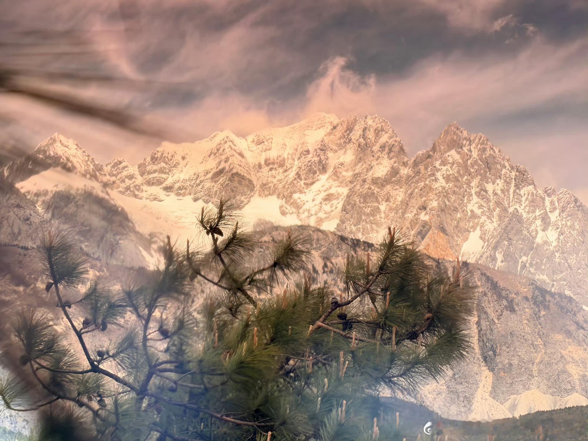 黄俊捷营业，好美的景，好运捷收！手比脸白好几个度