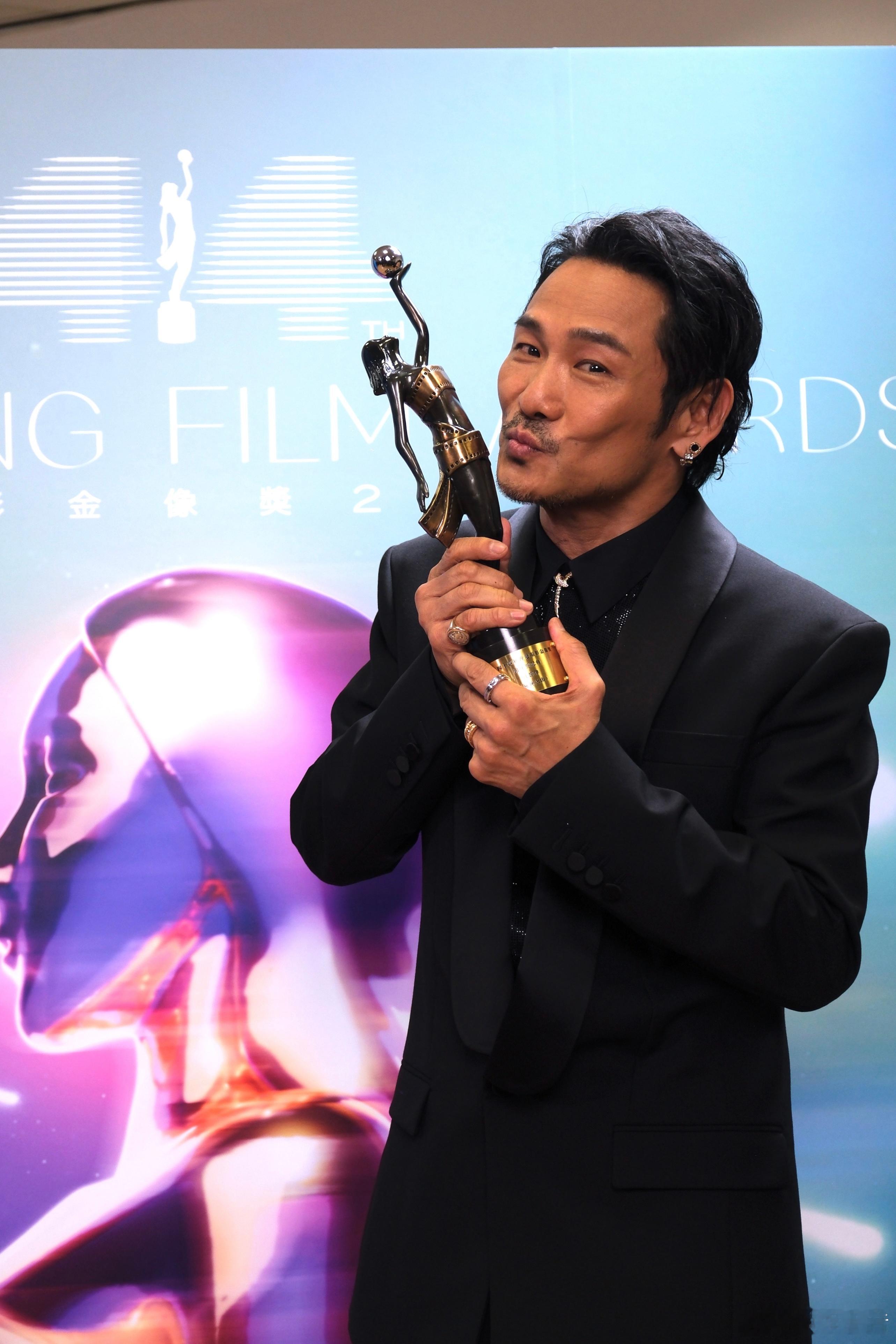 杜德伟在获奖感言中提到了梁家辉 金像奖最佳男配角花落杜德伟，获奖感言中他深情提及