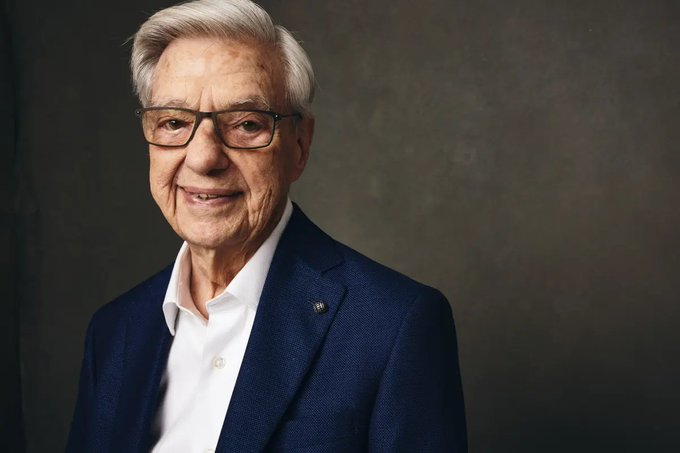 🇺🇸 一位 CIA 物理学家刚刚正式记录了 4 种外星种族。Hal Puth