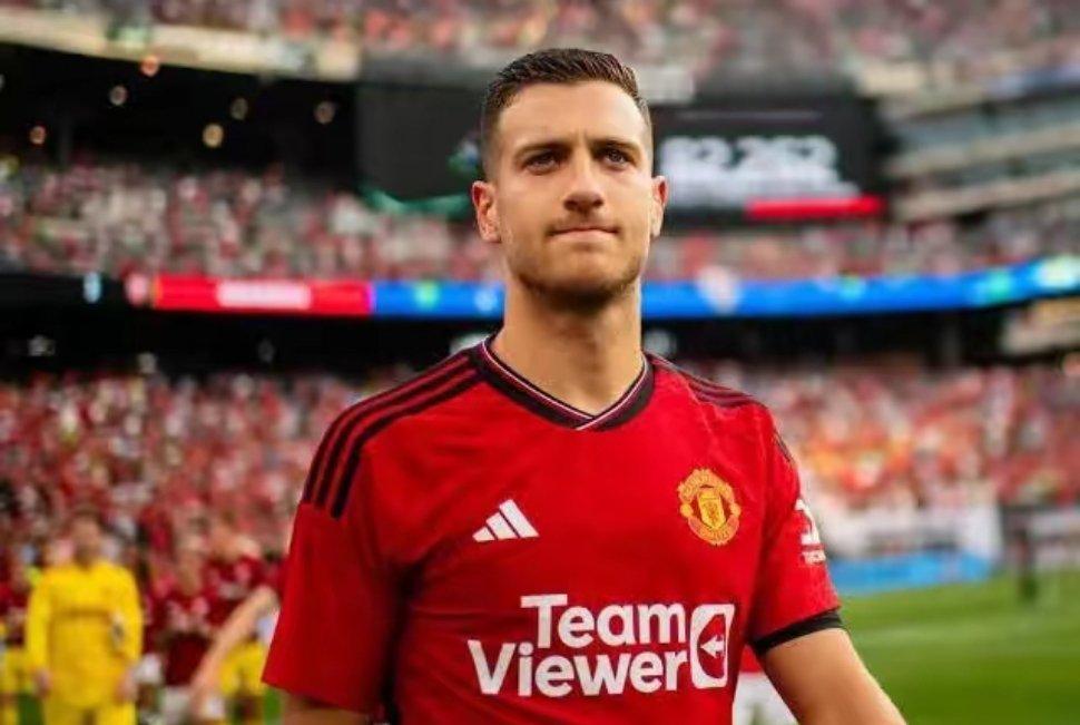 英超联赛第14轮，曼联1-1西汉姆联，赛后几大看点值得关注：真是给机会不中用！争