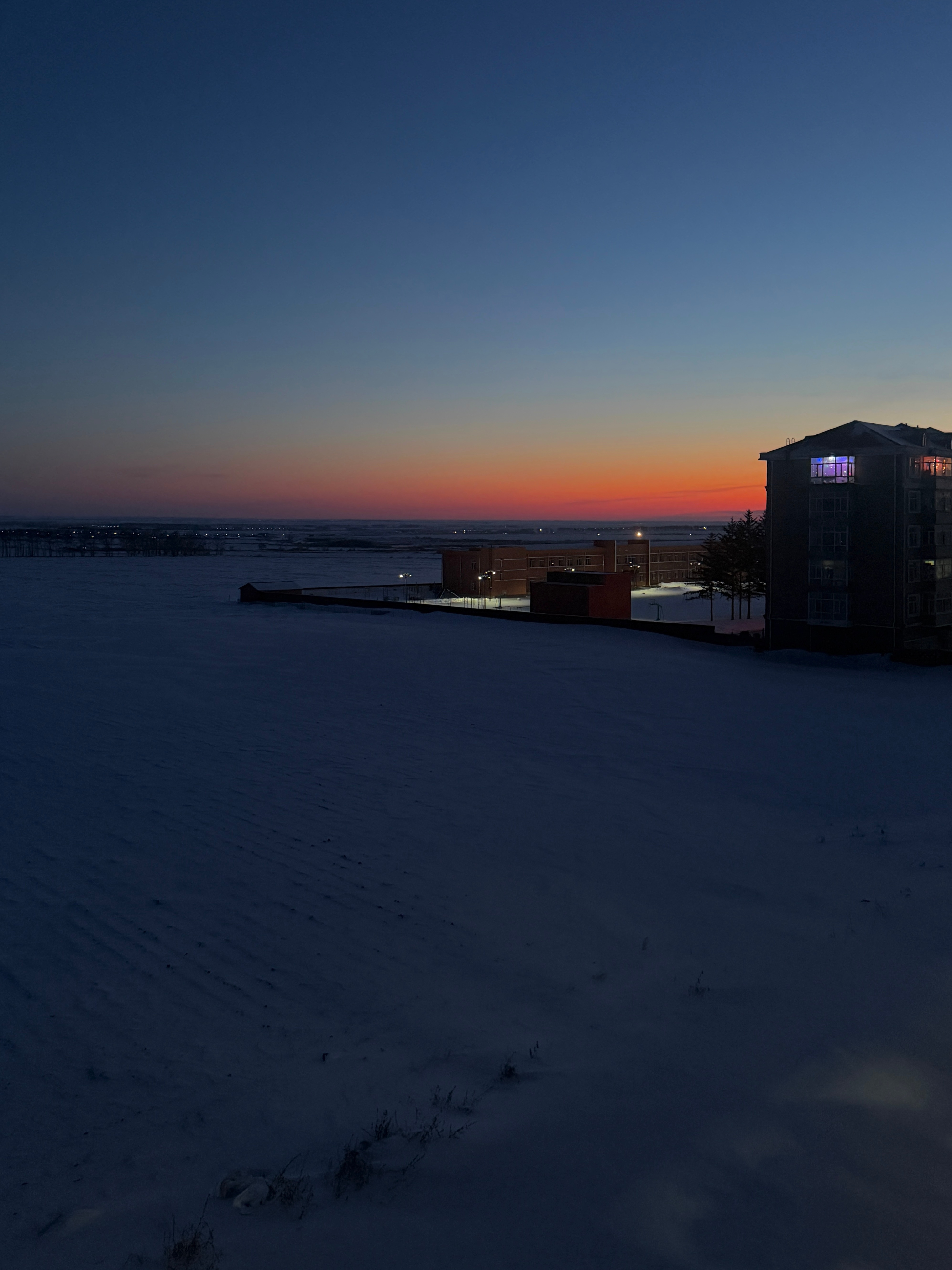 太喜欢东北了 这半死不活的感觉啊 