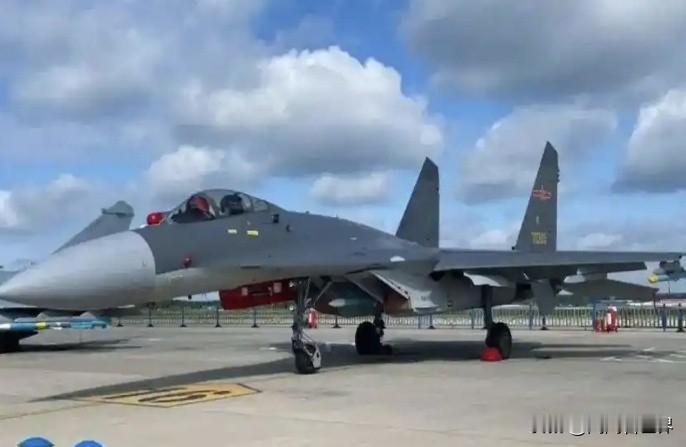 美军彻底绝望了，300架歼11B升级氮化镓相控阵雷达，可搭载霹雳15，200公里