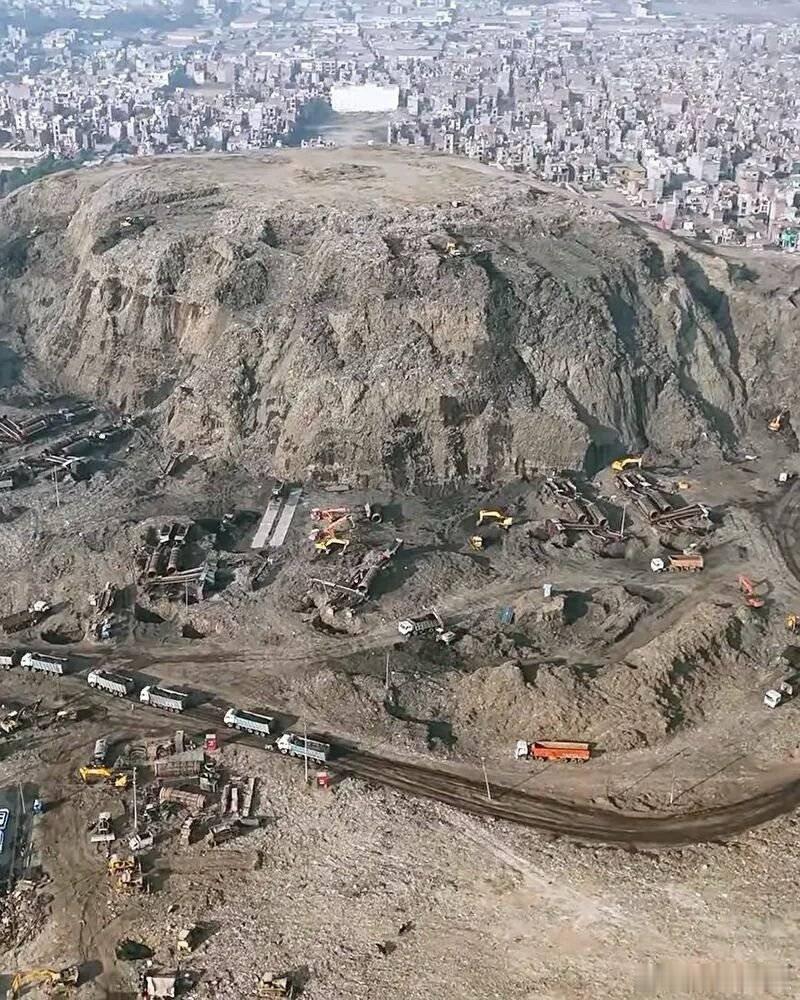 聊印度制造业这几年的崛起，不能只看表面热闹，得把前因后果、里子面子掰碎了说，它不