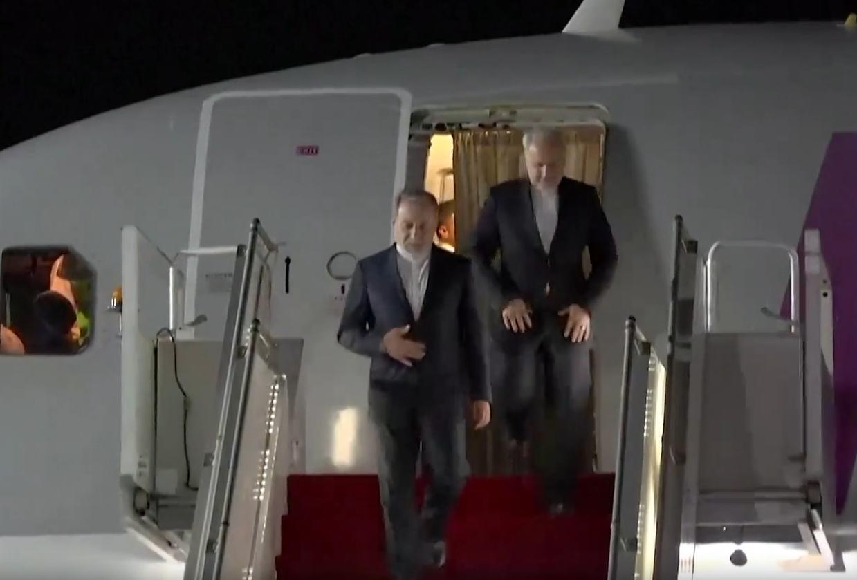 二轮谈判，伊朗凌晨发布：外长无权处理核问题
 
正当波斯湾两边大佬磨拳擦掌商讨第