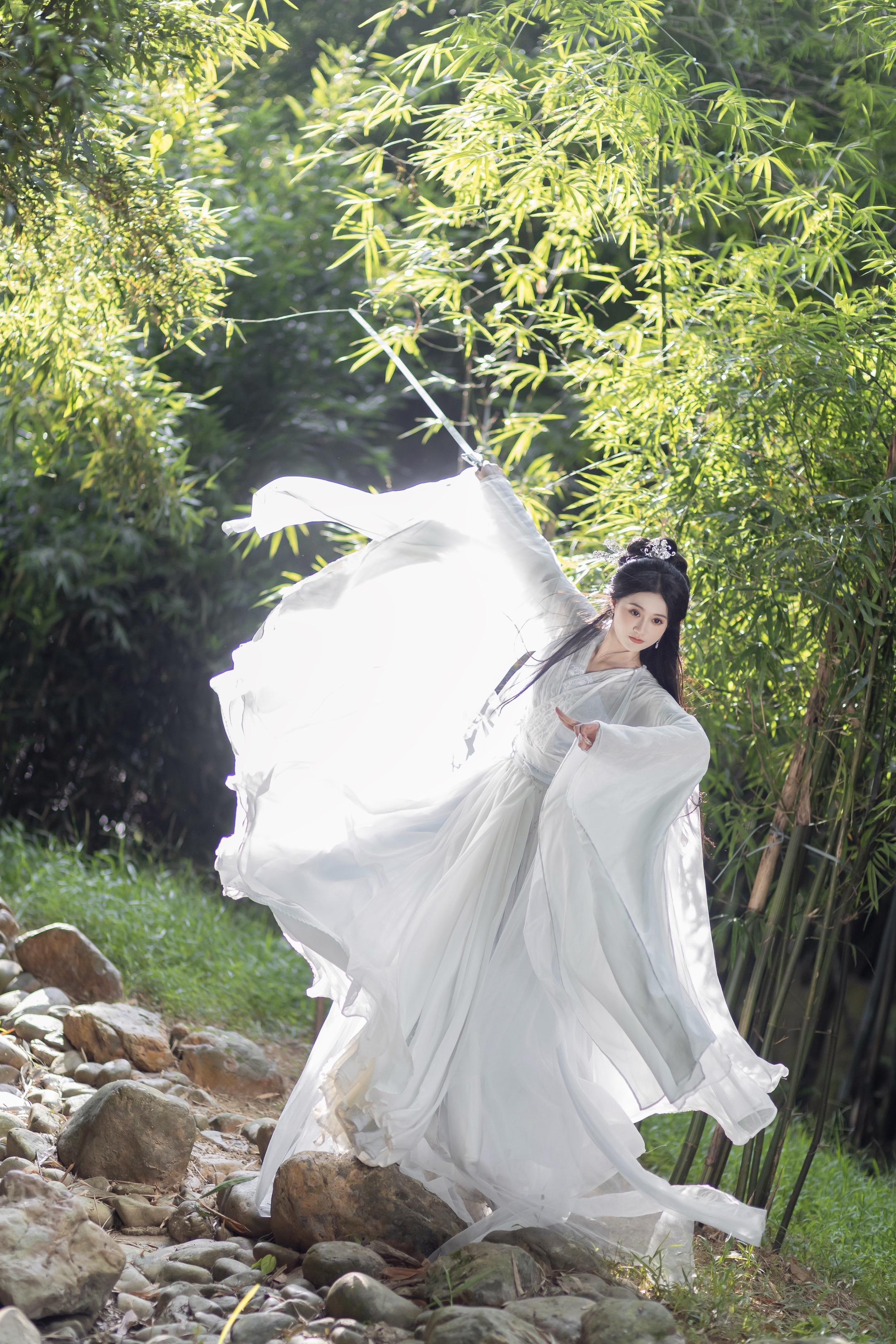 “别怕 师姐来了！
