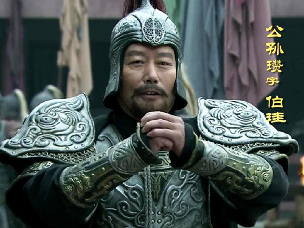 挖十重壕沟，堆三千座高楼，囤三千六百万斤粮食，再造一座十丈高的铁门碉堡，七岁以上