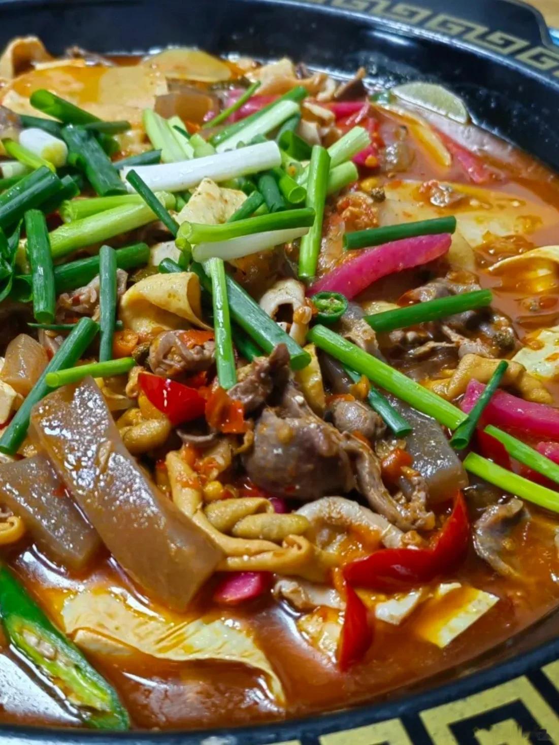 成都美食推荐·欣妹鸡杂超火爆的鸡杂馆子，堪称鸡杂界的天花板(个人封的[坏笑])，