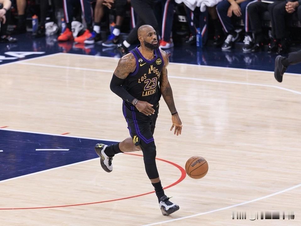 今日ESPN权威记者Brian Windhorst最新重磅披露，勒布朗·詹姆斯在