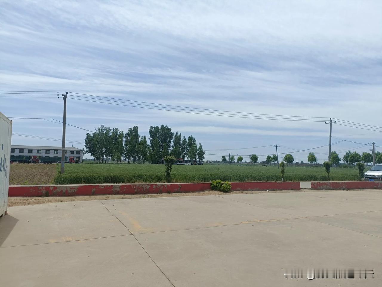 五一假期，回老家住了三天，虽然父母都过世了，可节假日还是想回去小住几天，哥哥姐姐