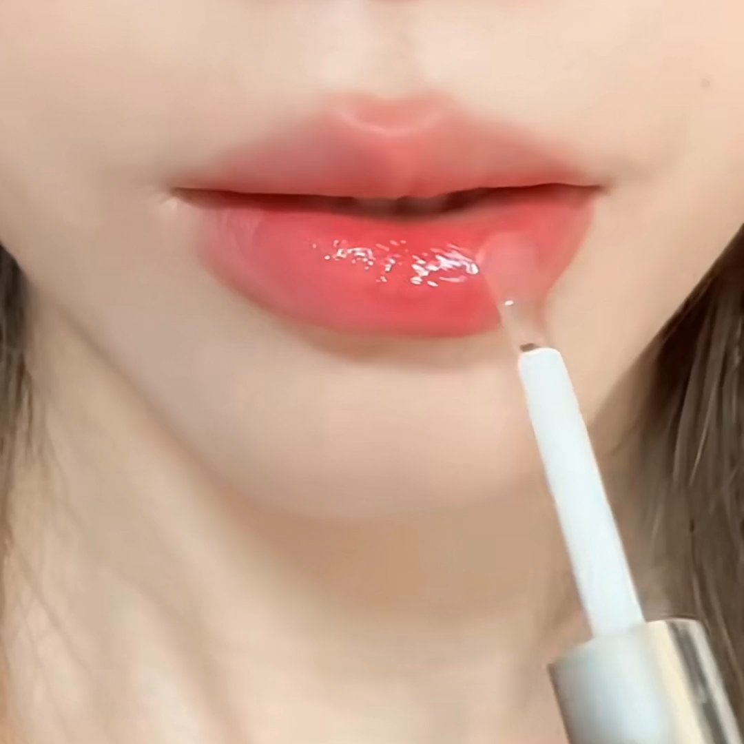 这支夏日玫瑰色真的美到我心巴上了！薄涂是那种初恋感的玫瑰粉，厚涂就是气场全开的正