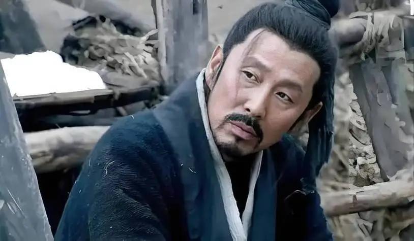 刘邦当初是个确确实实的无赖，四十多岁了，整天一事无成，在街上溜达，东家门出，西家