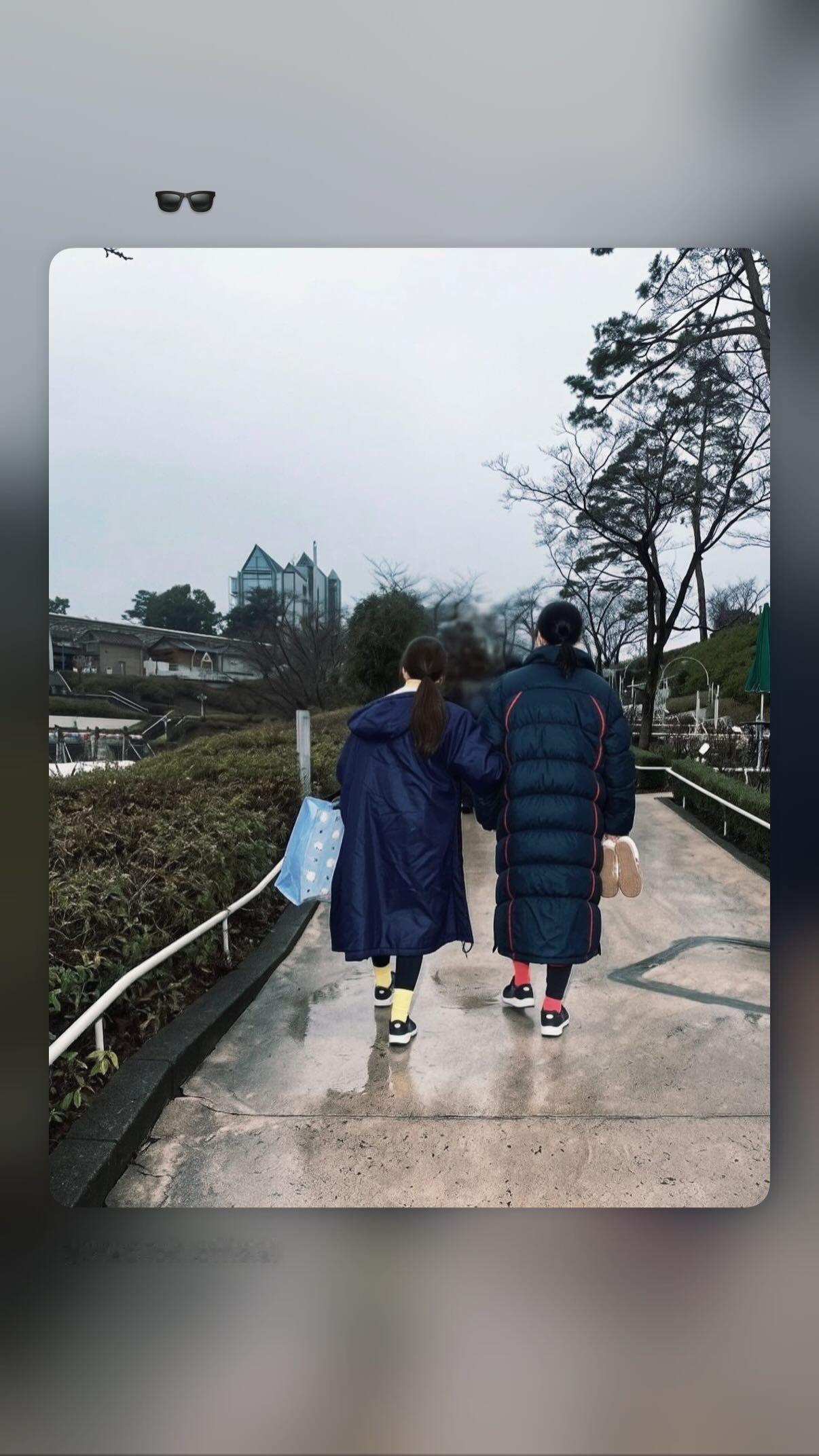 五百城茉央「ハンター、怖かったな…🕶帰り道をとぼとぼと歩く私たち。あんな怪しま