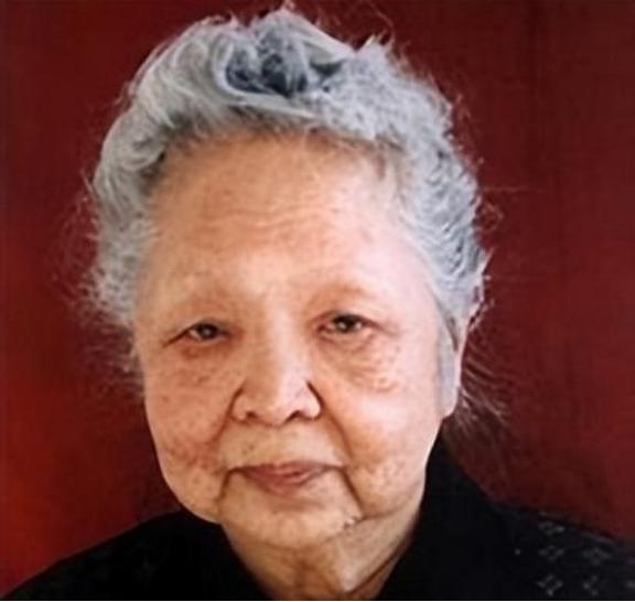 [太阳]1957年，美国海关私吞了中国女人行李箱里面的6800美金，她却开心地笑