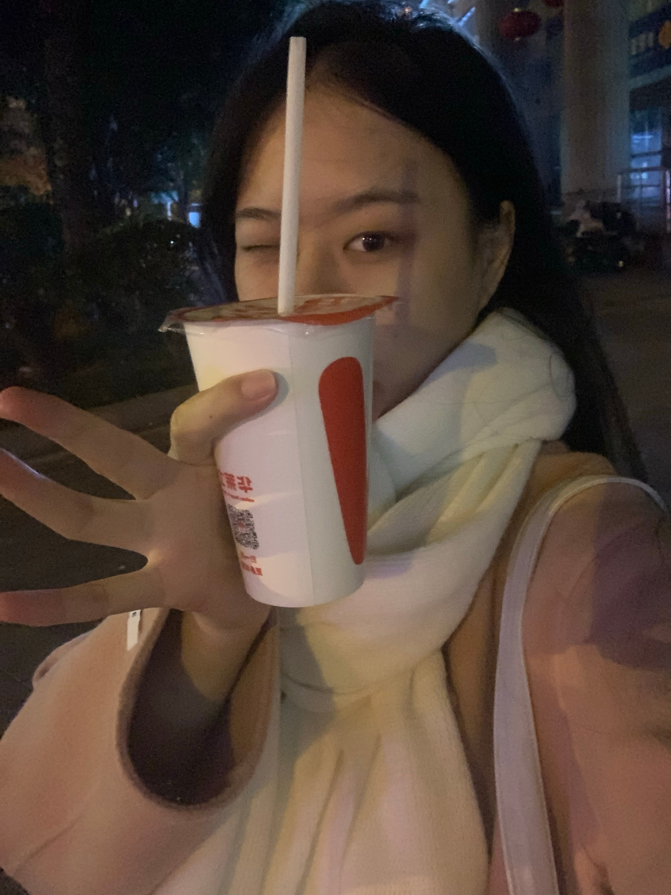 好冷啊 是时候该画上一个句号了 这一年 该过去了🎄 ​​​