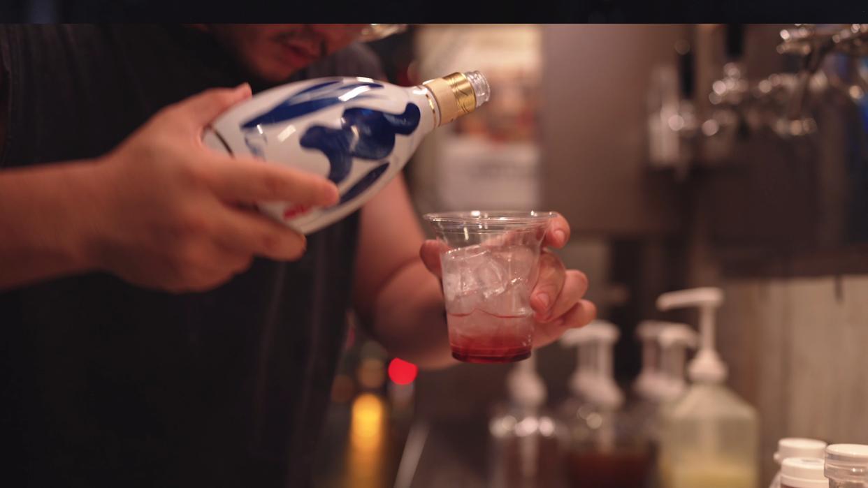 微醺悦己的N种打开方式  汾酒品质生活大赏随着年龄和阅历的增长，慢慢懂得生活不必