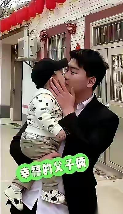 憨吗？傻吗？
薄嘴唇的人就是没福气，以前小伟只是年龄小，男孩子成熟的晚。

做了