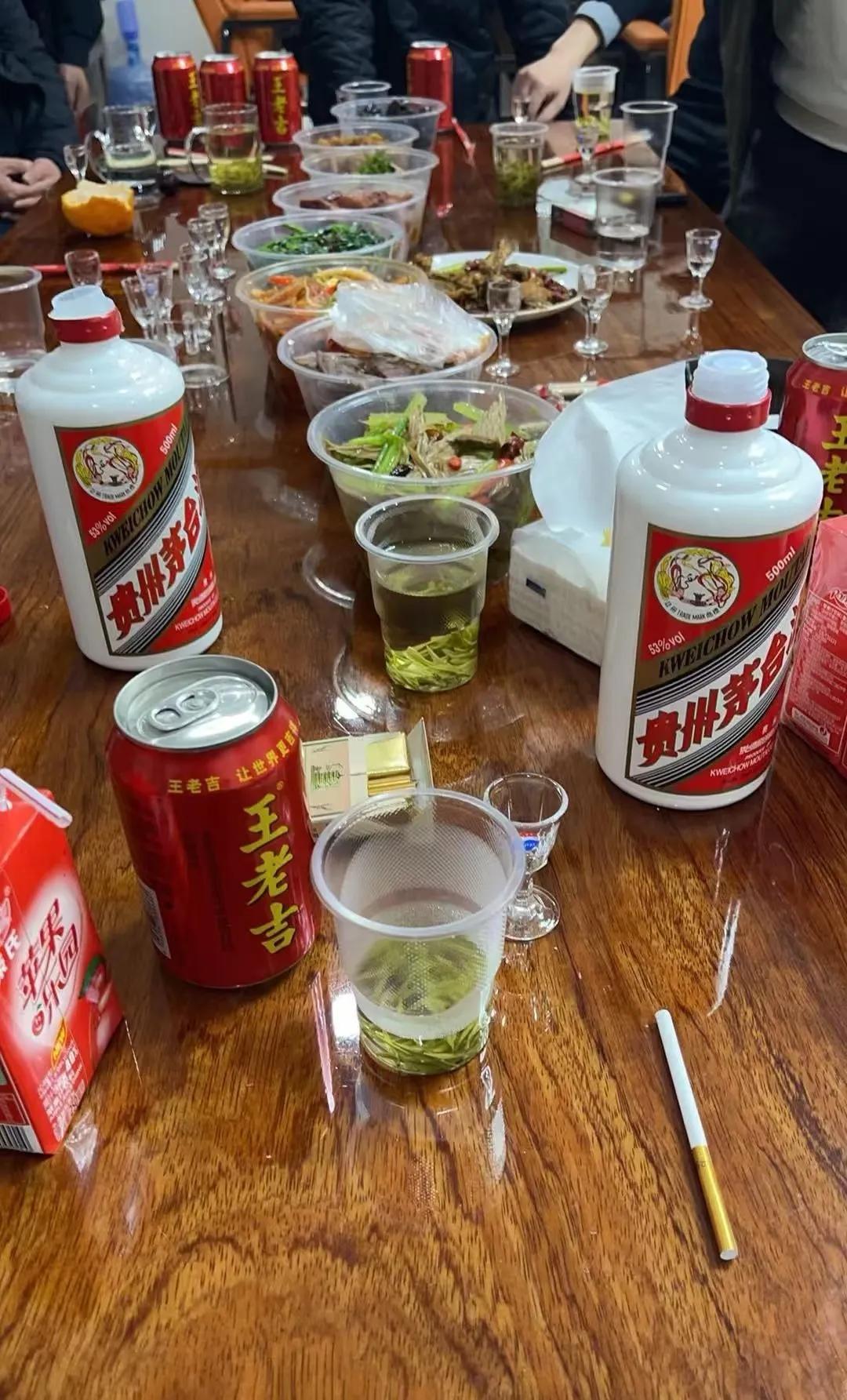 商粤官鲁文淮扬，贩夫走卒吃川湘"…