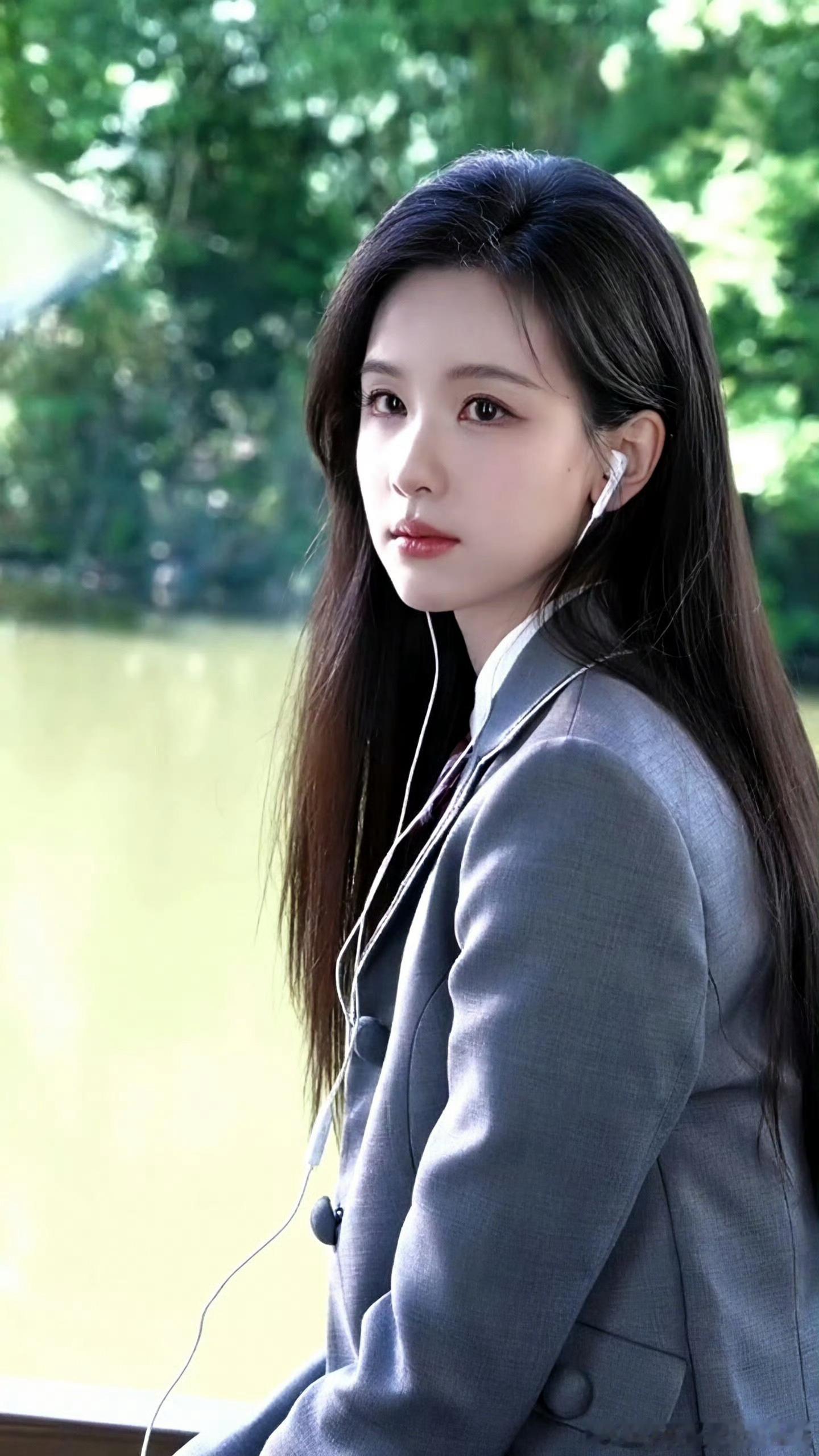 《等风热吻你》主演：杨洋、陈都灵 导演：瞿友宁（亲爱的热爱的、难哄）导演：李青蓉