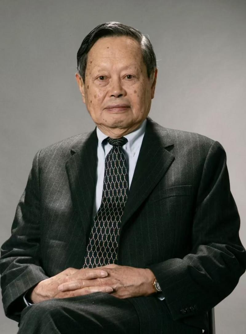 巨星陨落，杨振宁先生永垂不朽！

2025年10月18日12时，一颗科学巨星悄然