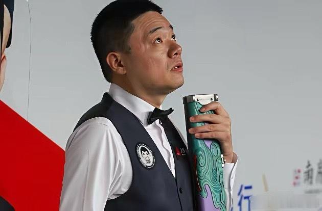 丁主任真的成熟了！斯诺克上海大师赛输给赵心童后，丁俊晖直言：自己已经回不不到巅峰