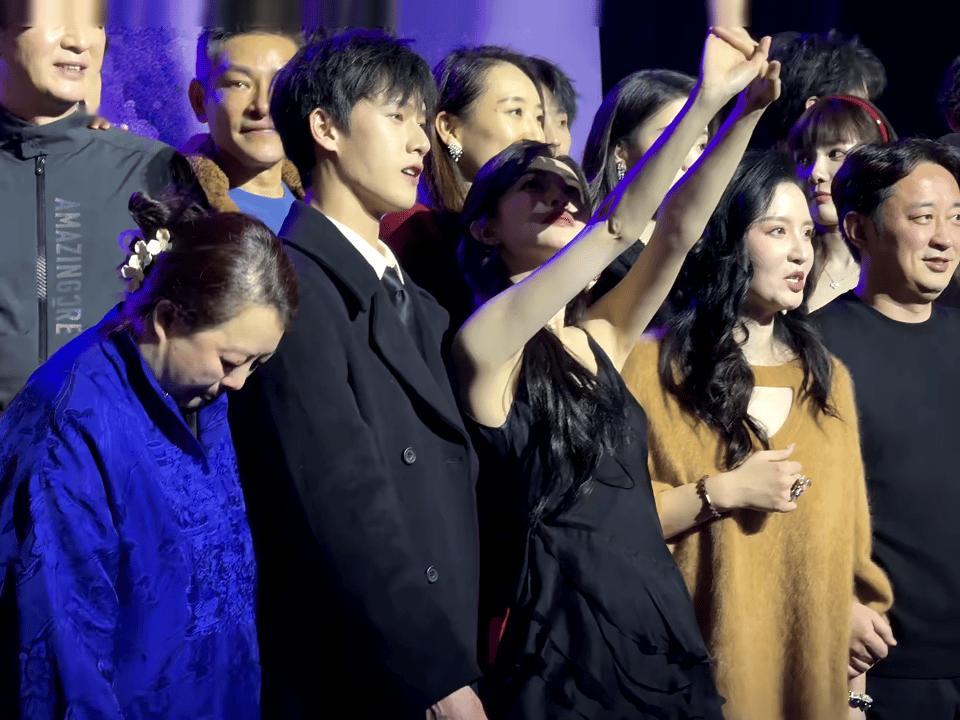 昭昭墨墨对视看的我真的好舒服…对眼睛太好了 