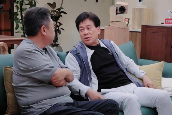 谁能想到看综艺还能学会人情世故，《一茶两座》才开场，朱时茂就敲响了于谦的门，这次