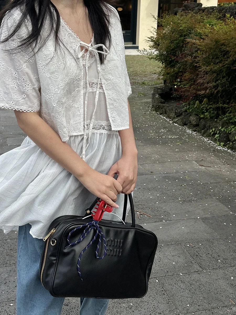 总归是要找一两件真正喜欢做的事情来度过如果还能因此有些收入，那简直是幸福了
🔎...