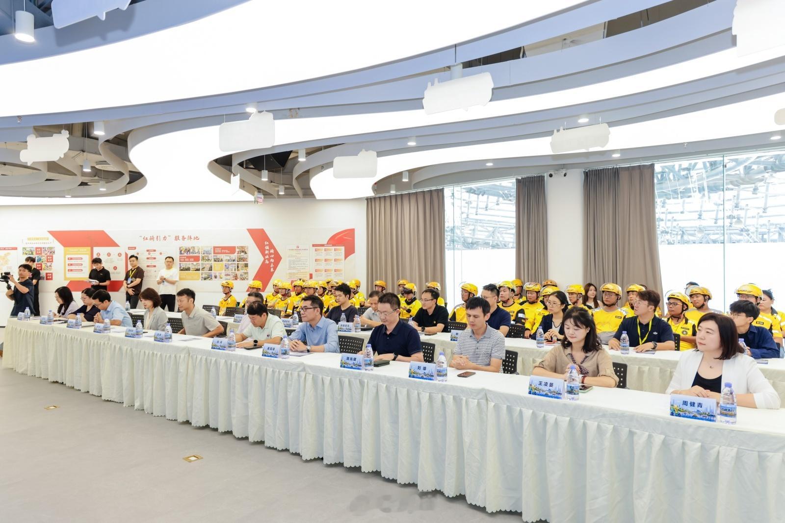 骑手红灯停表有望落地广东美团红灯停表有望落地广东广东表彰安全标杆骑手，最高888