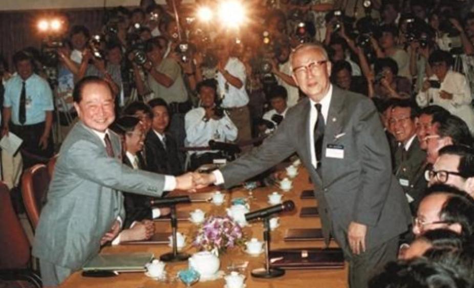 他65岁就任上海市委书记，66岁接任上海市长，儿子是一名中将，真的令人敬佩吗？