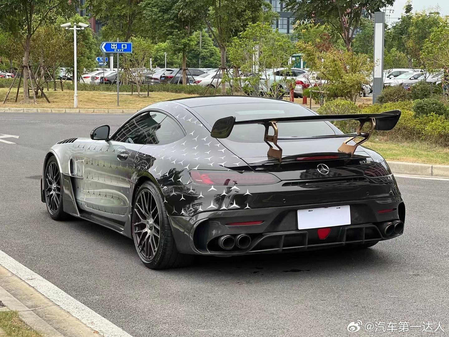 奔驰AMG GT C中国特别版，白外，改装全套BS套件，天蝎排气，原厂件齐全 ​