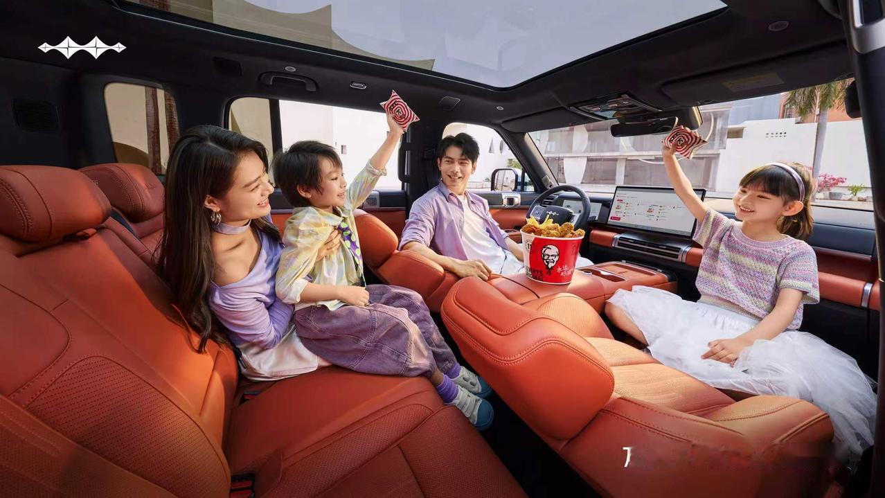 4月29日，方程豹钛7 EV 闪充版正式上市，共有675KM 后驱闪充版、755