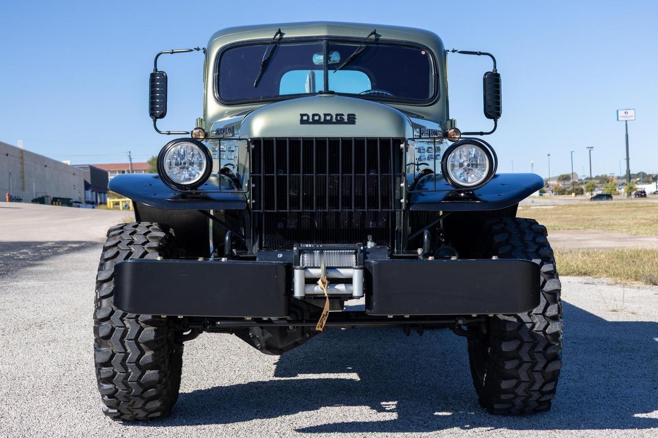 这辆1958年道奇Power Wagon才是真正的“机械赛博朋克”——美军血统+