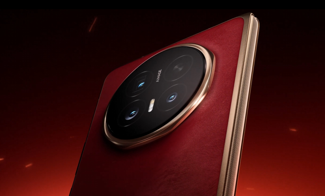 荣耀Magic V6 明晚就在 MWC 全球发布，作为 V5 老用户，玩了一段时