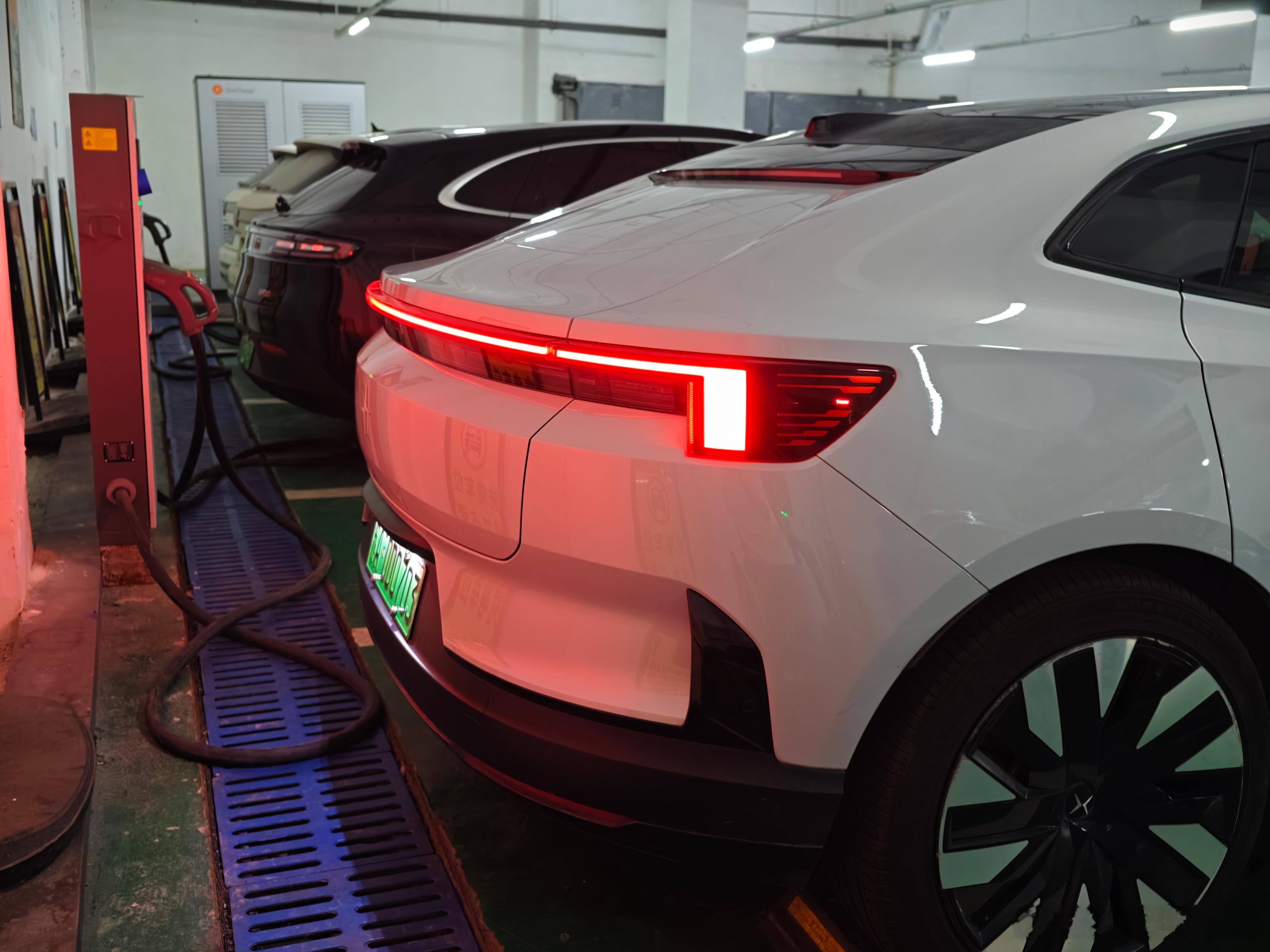 今天落地宁波 租了一台车 极星polestar4 一台生不逢时的车 一台非常优秀